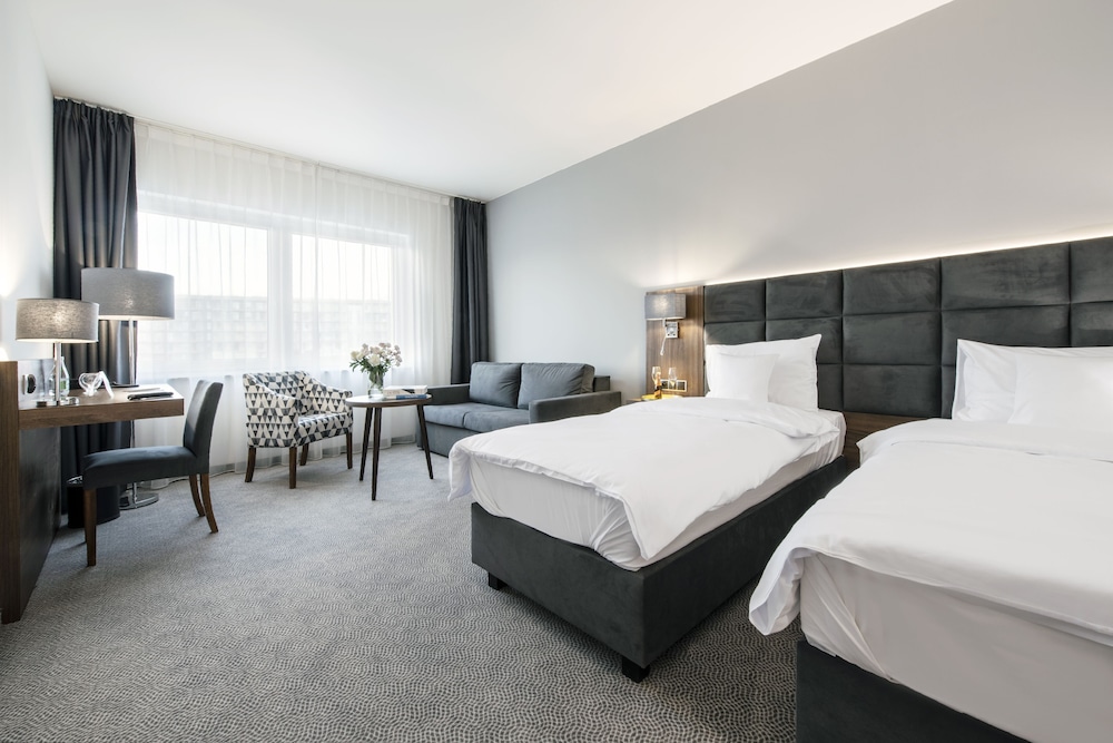 Deluxe Double or Twin Room with extra bed