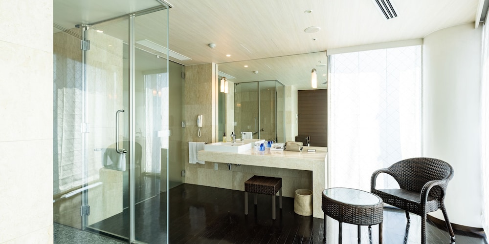 Deluxe Suite Room - Non-Smoking - Photo 7