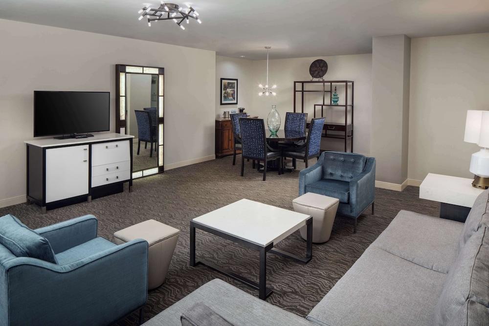 Executive Suite, 1 King Bed, Non Smoking - Photo 3