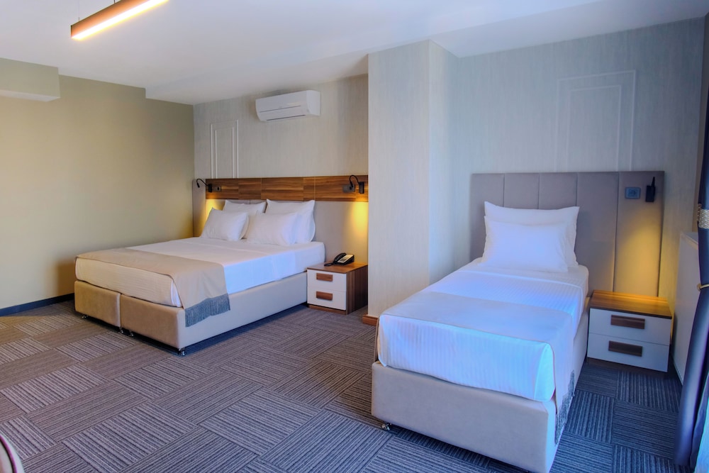 Royal Room photo 1