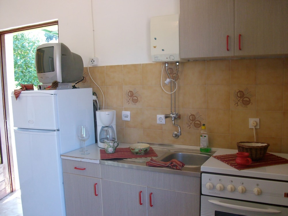 Apartment (Bob - 10m from the sea - A4-Lorena 9() photo 1
