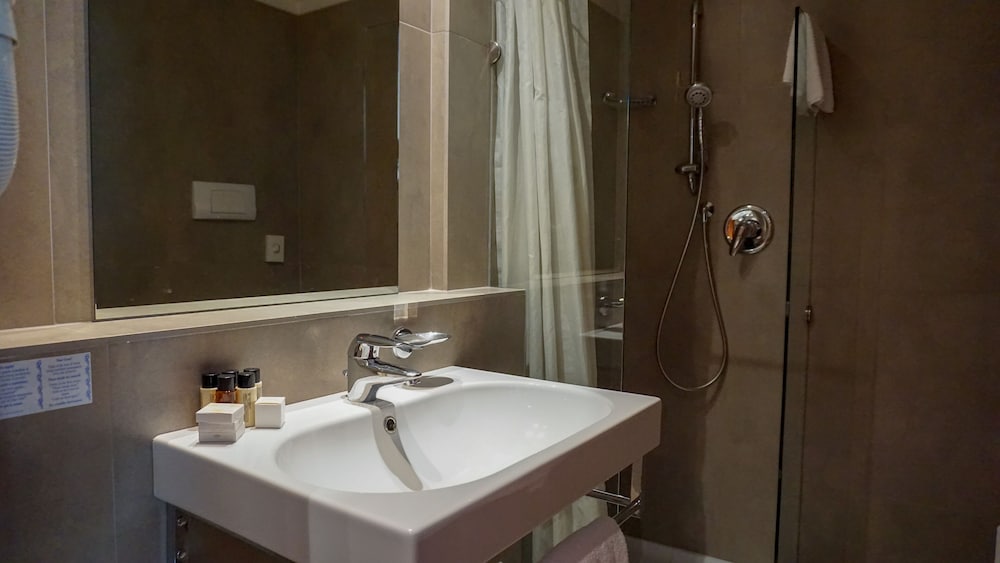 Comfort Room - Photo 5
