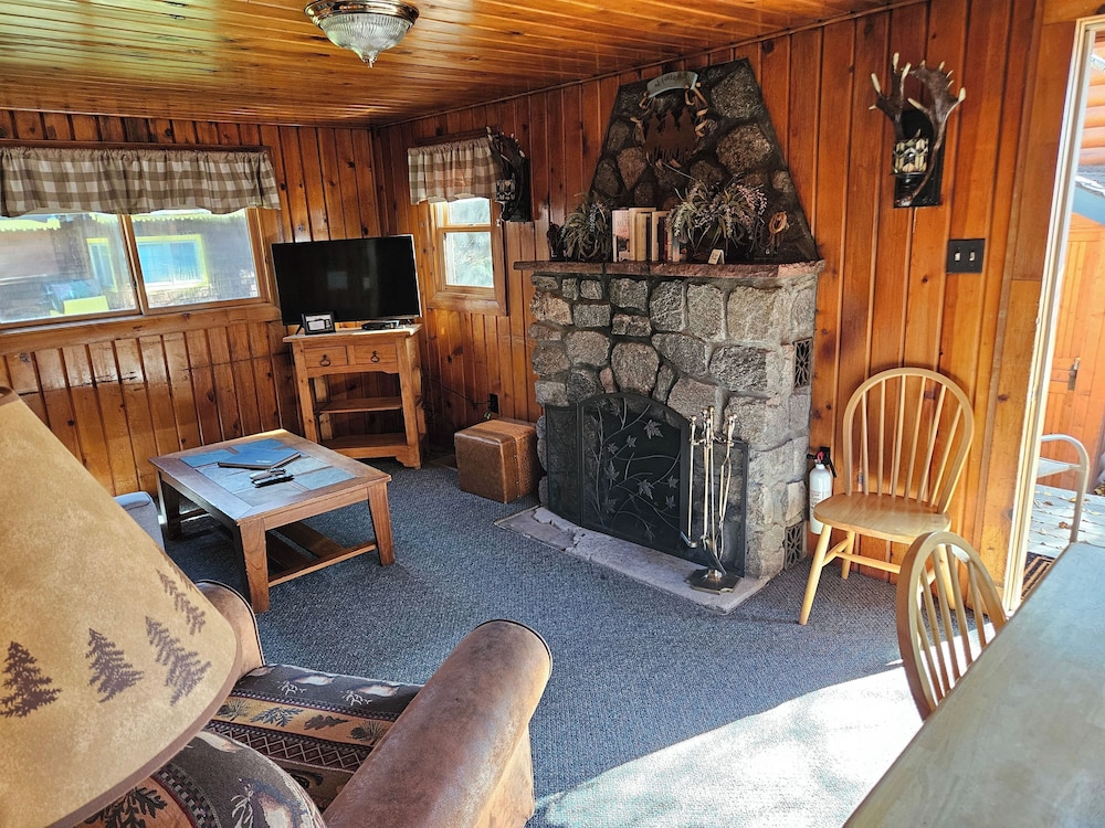 Cabin, 1 Bedroom (Aspen - Not Pet Friendly) photo 1