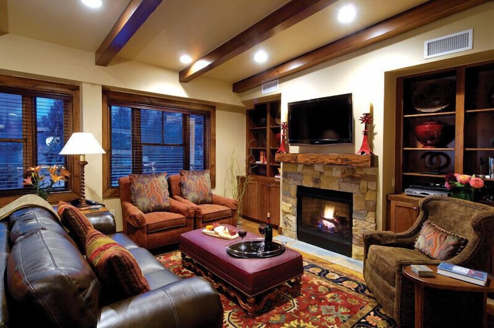 Deluxe Suite, 2 Bedrooms, Kitchen (Deluxe Suite 03)