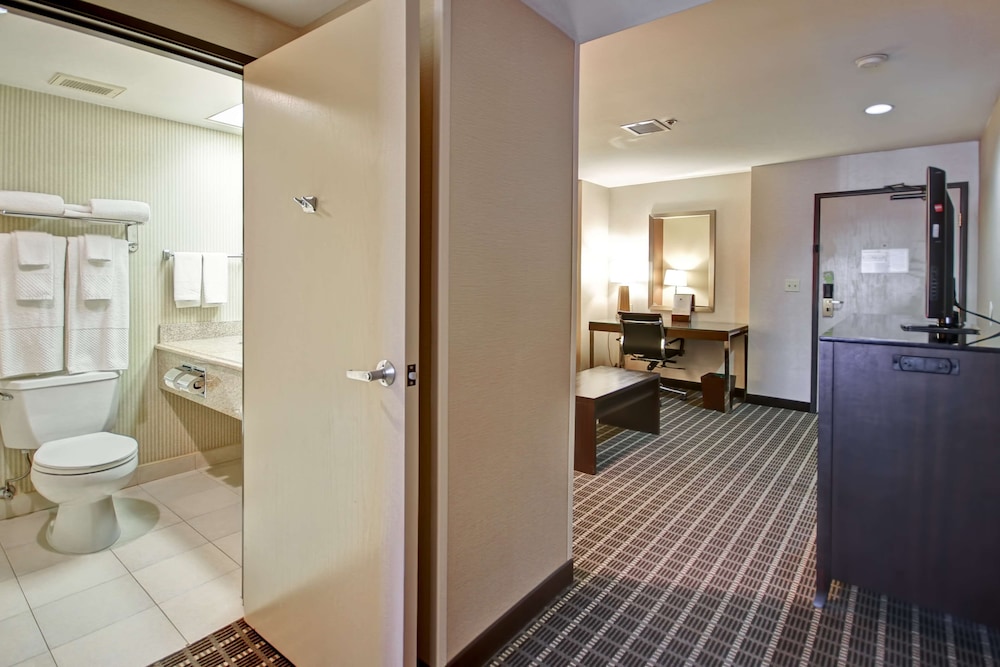 Junior Suite, 1 King Bed photo 2