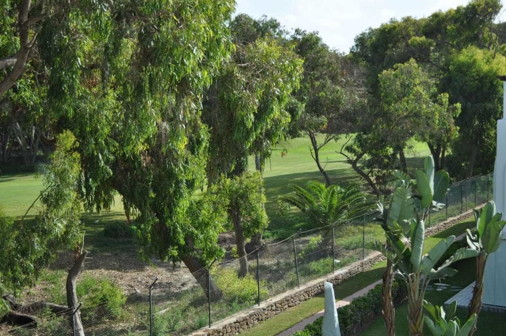 Luxury Apartment, 2 Bedrooms, Golf View photo 3