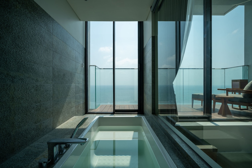 Deluxe Double Room, Sea View - Photo 3