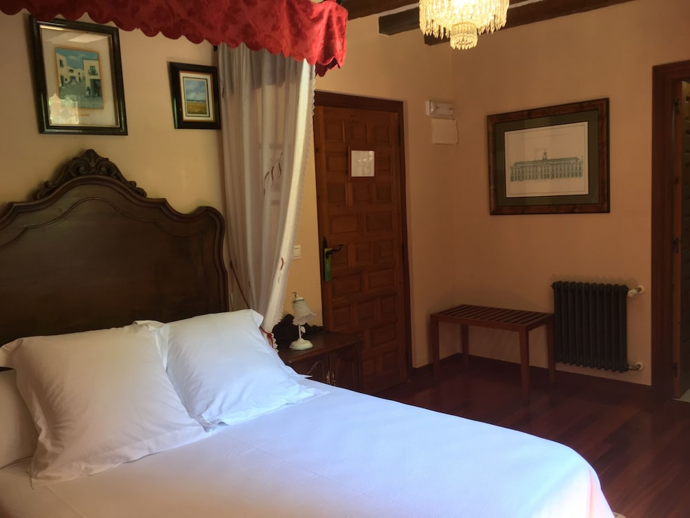 Classic Double Room, 1 Double Bed, Mountain View photo 2