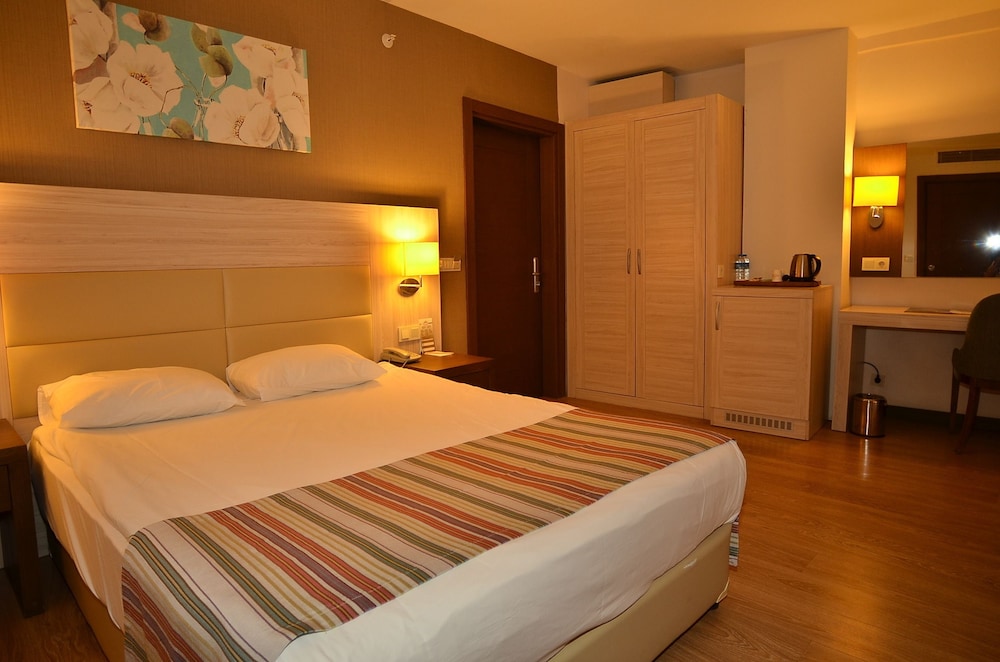 Standard Double Room Single Use, City View photo 2