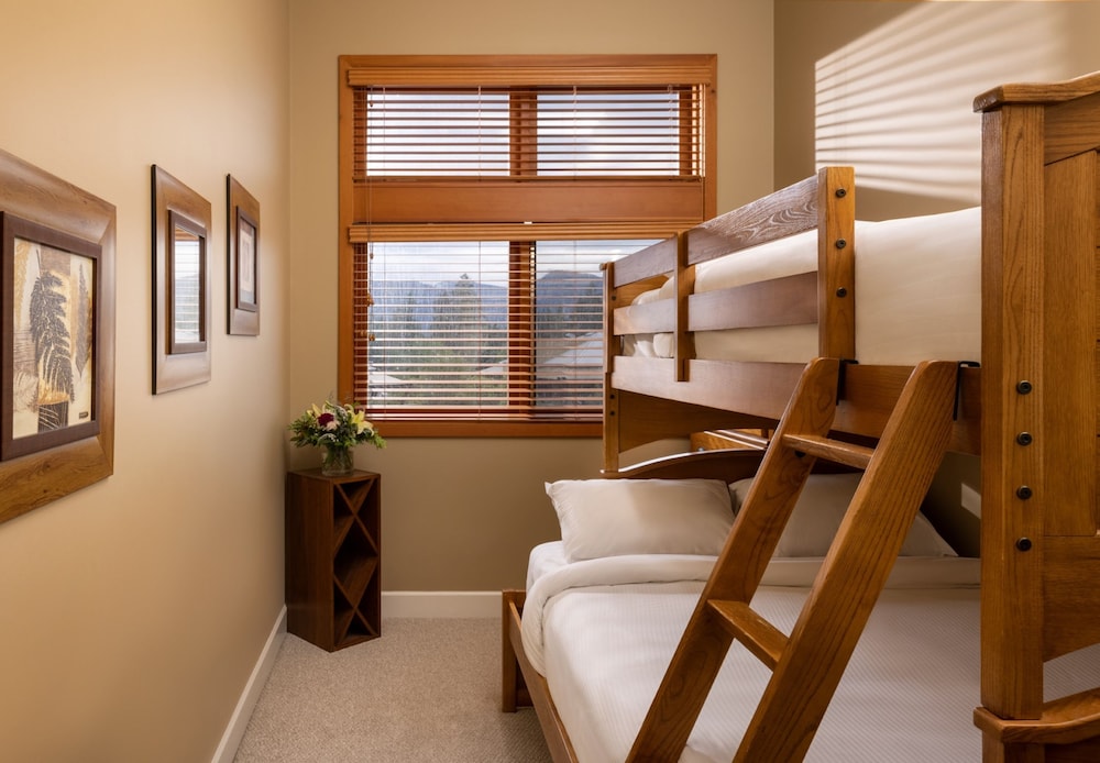 Three Bedroom Trout Lake Townhome photo 2