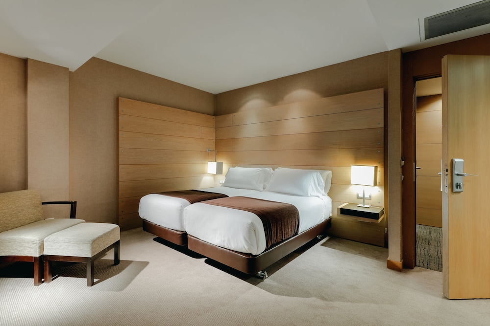 Standard Room (Extra Bed 2 adults + 1 child) - Photo 2
