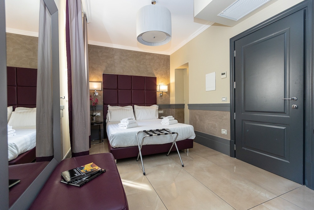 Traditional Double or Twin Room - Photo 3