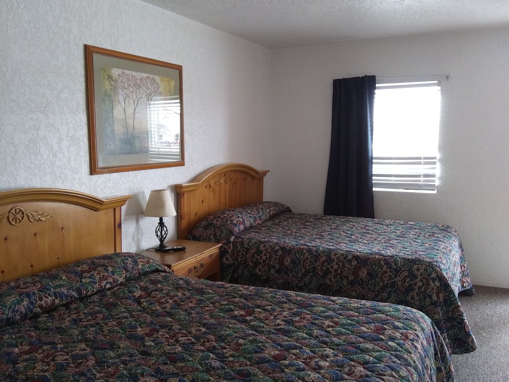 Traditional Double Room, 2 Queen Beds, Non Smoking photo 3