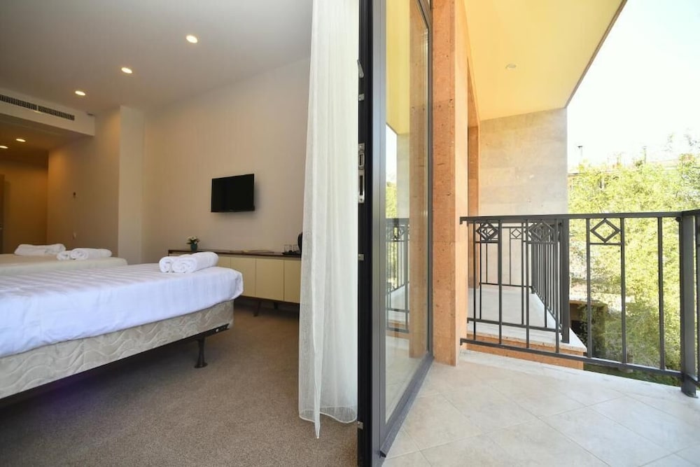 Deluxe Twin Room, 2 Twin Beds, Garden Area photo 3