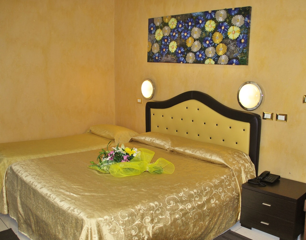Standard Triple Room - Photo 1