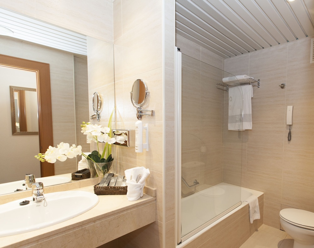 Single Room - Photo 9