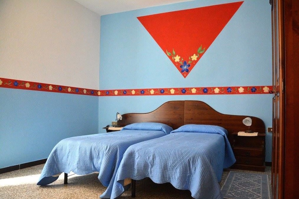 Twin Room, Shared Bathroom