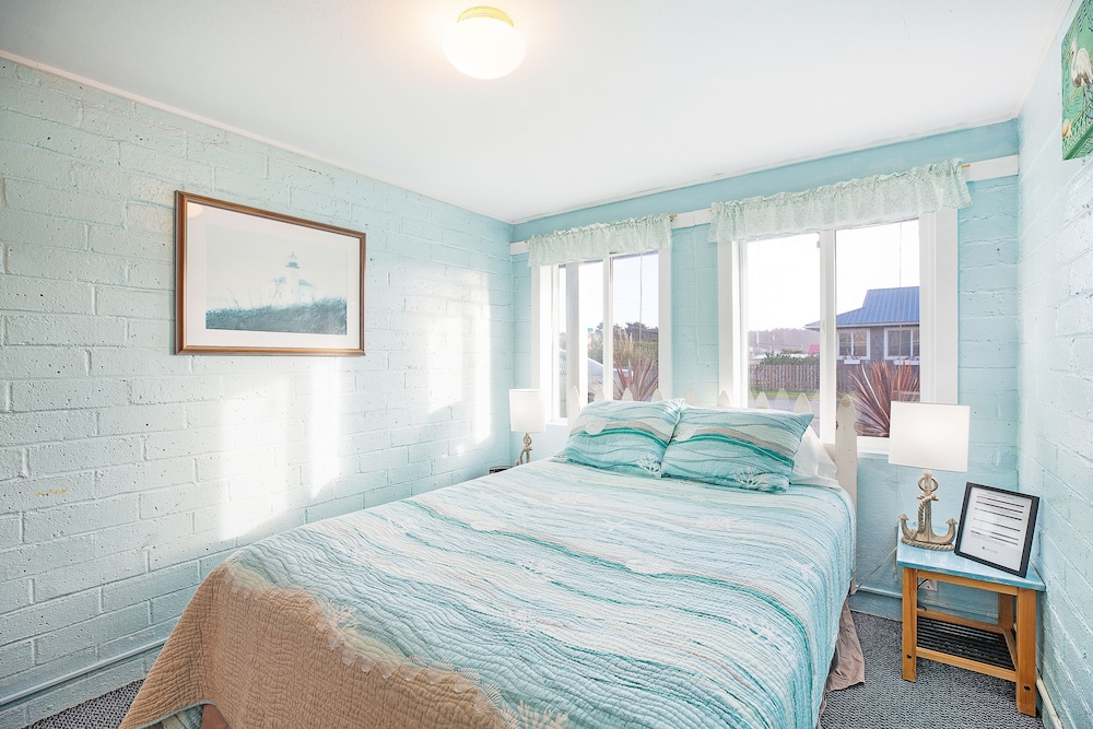 Basic Condo, 1 Bedroom, Microwave, Ground Floor photo 1
