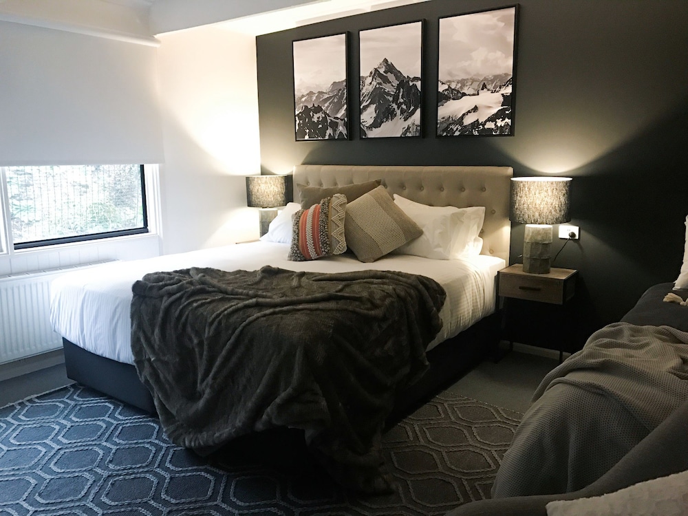 The Whitt Lodge Basic Double Room 5 share photo 1