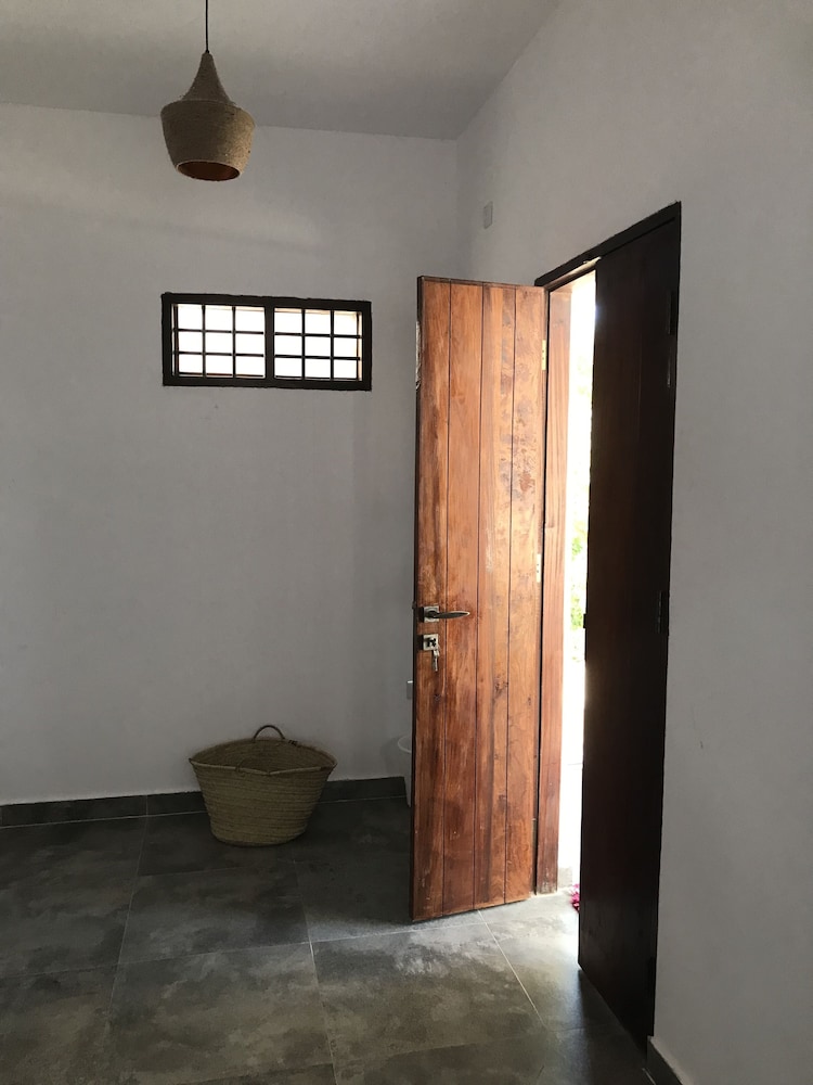 Superior Bungalow, 1 King Bed, Accessible, Partial Sea View photo 3