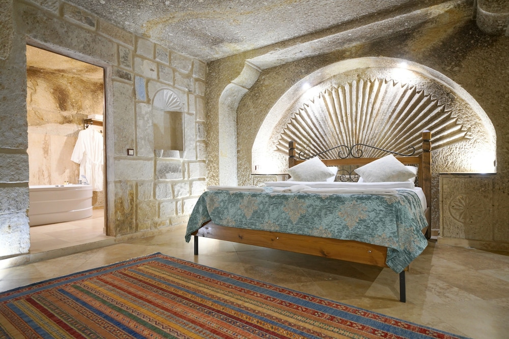 Superior Suite - Photo 1