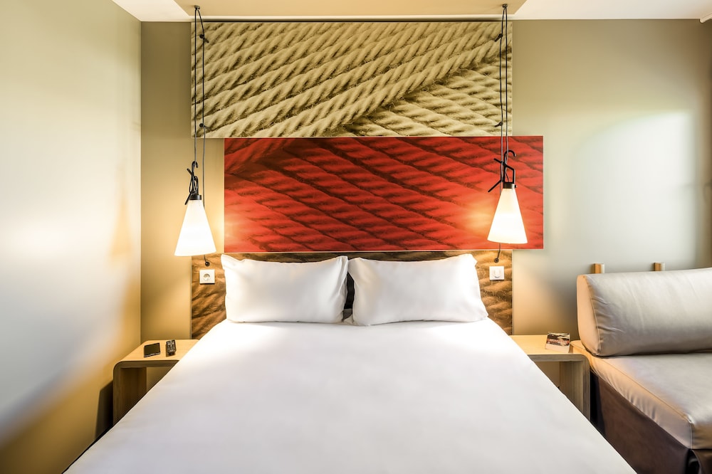 Room, 1 Double Bed - Photo 4