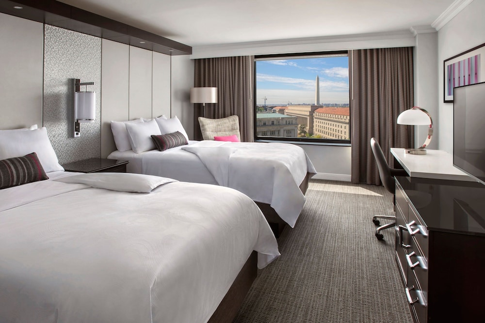 Room, 2 Double Beds, View
