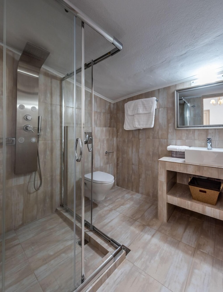 Deluxe Studio Suite photo 3