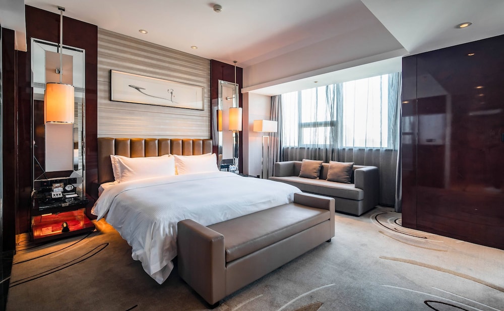 Suite, 1 King Bed, Non Smoking