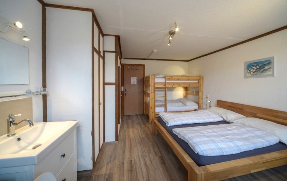 Standard Quadruple Room, Private Bathroom photo 1