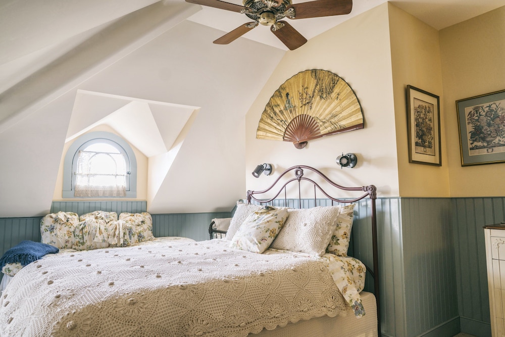 Family Room, 1 Bedroom, Ensuite, Garden View