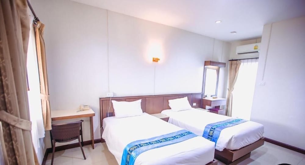 Standard Twin Room - Photo 1