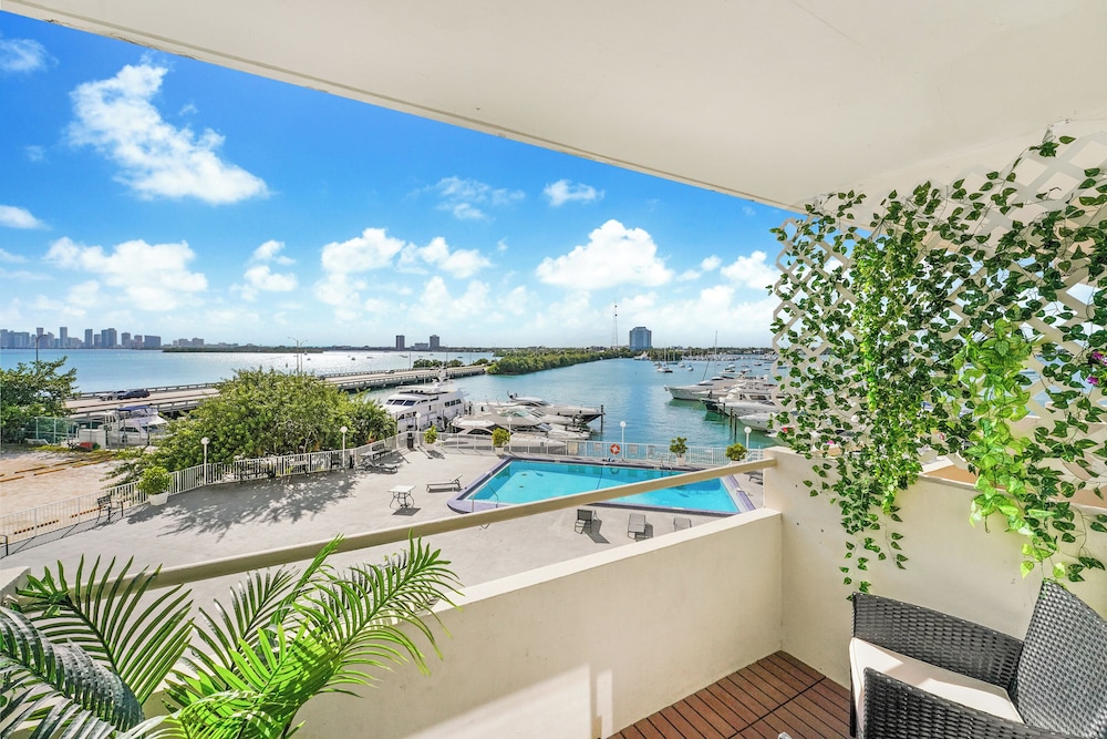 Studio, Balcony, Canal View photo 2