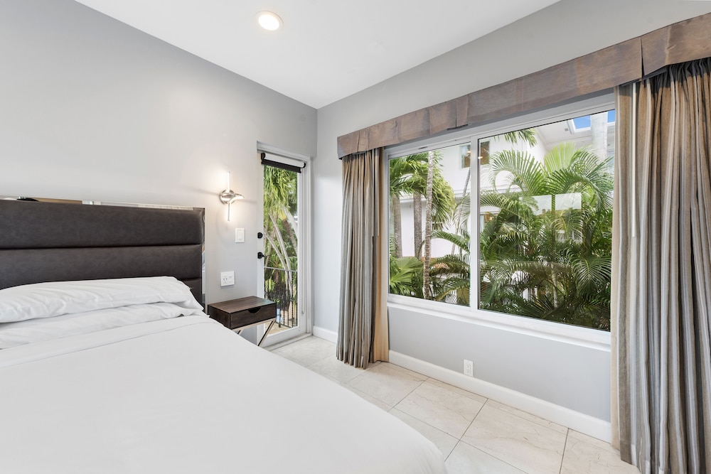 Premium Suite, 1 Bedroom, Balcony, Bay View photo 2