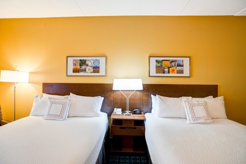 Room, 2 Queen Beds - Photo 4