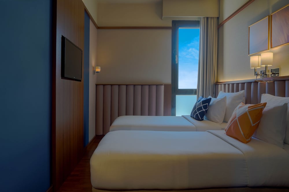 Standard Twin Room, 2 Twin Beds (Urban, View) - Photo 2