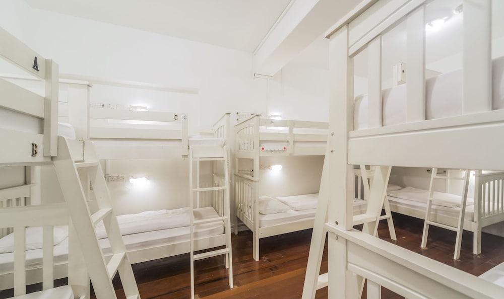 1 Bed in 12-Bed Mixed Dormitory Room photo 1