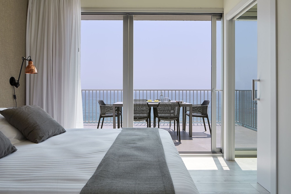 Premium Apartment, 4 Bedrooms, Sea View