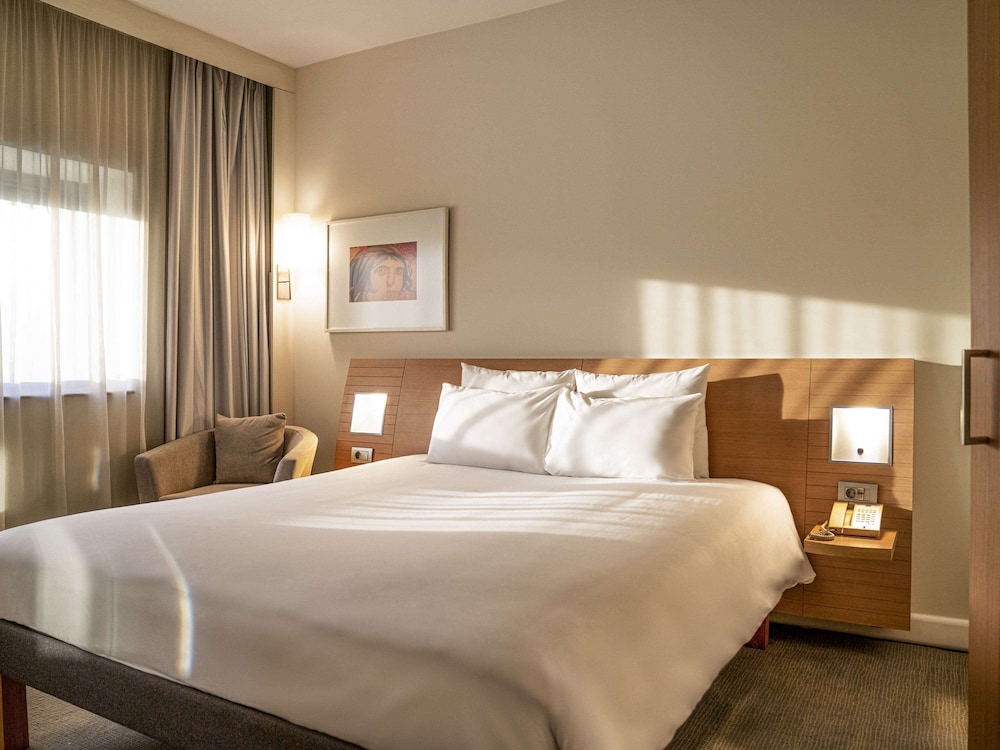 Superior Room, 1 Queen Bed with Sofa bed