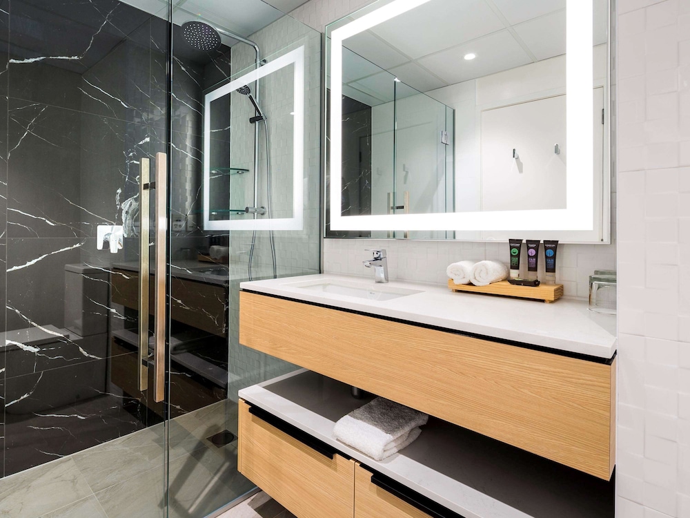 Executive Double Room, 2 Double Beds - Photo 2