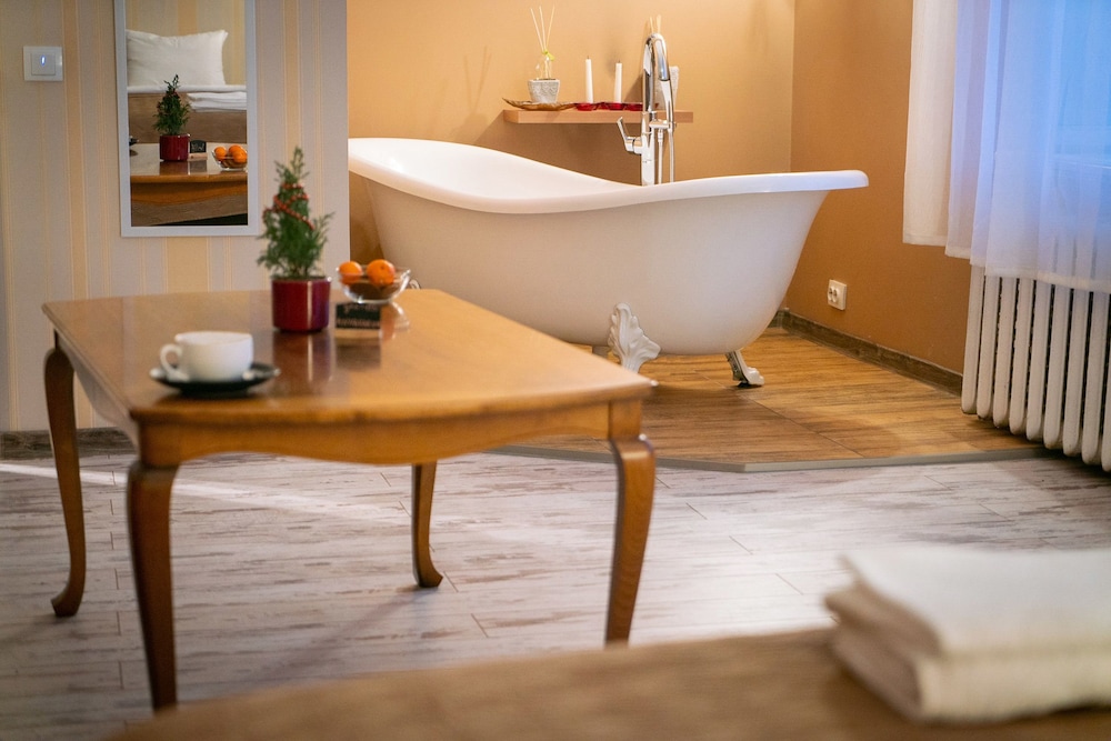 Romantic Suite (Passion) photo 1