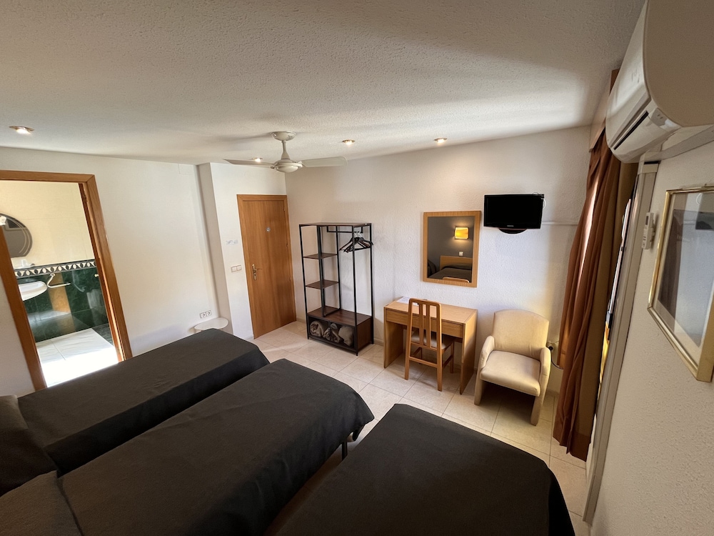 Comfort Triple Room photo 2