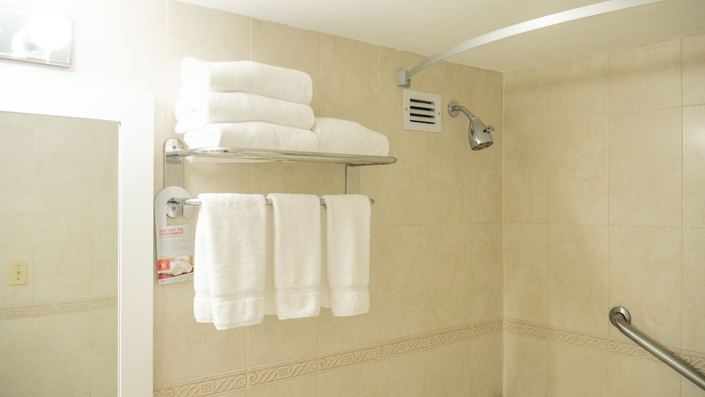 Deluxe Room, 2 Queen Beds, Non Smoking, City View - Photo 9