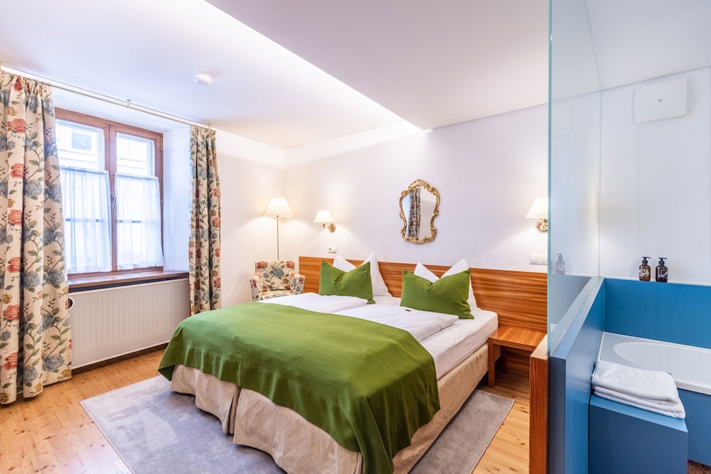 Classic Double Room - Photo 11