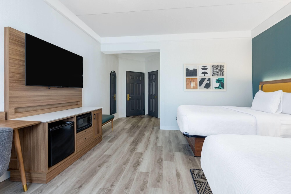 Room, 2 Double Beds, Non Smoking photo 3