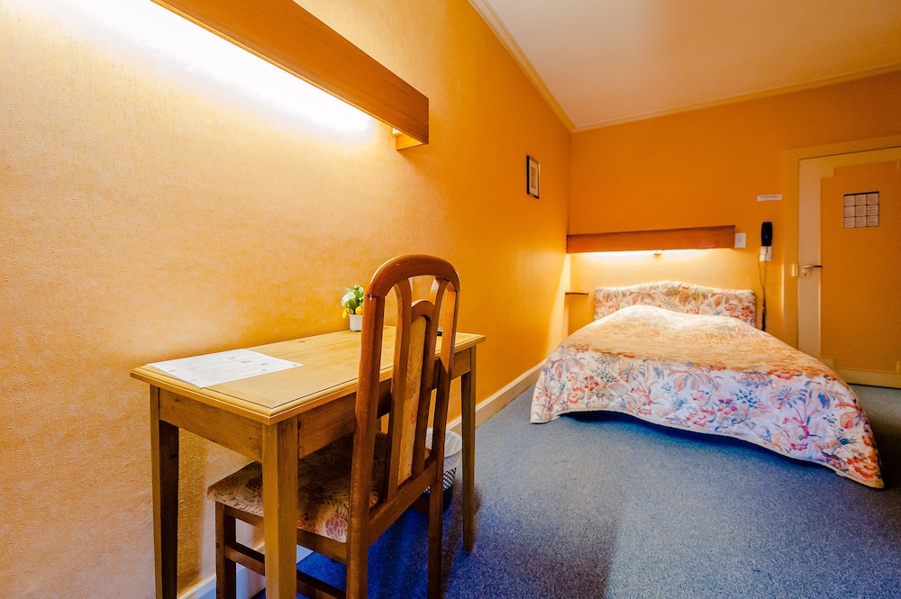 Single Room (1)