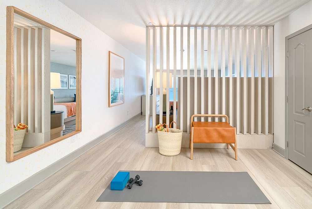 Panoramic Room, 1 King Bed, Ocean View, Oceanfront - Photo 2