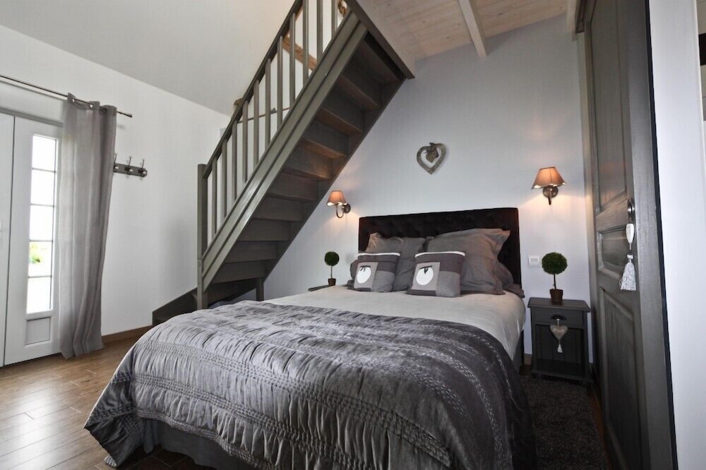 Superior Double Room (Mezzanine and sofabed) photo 3