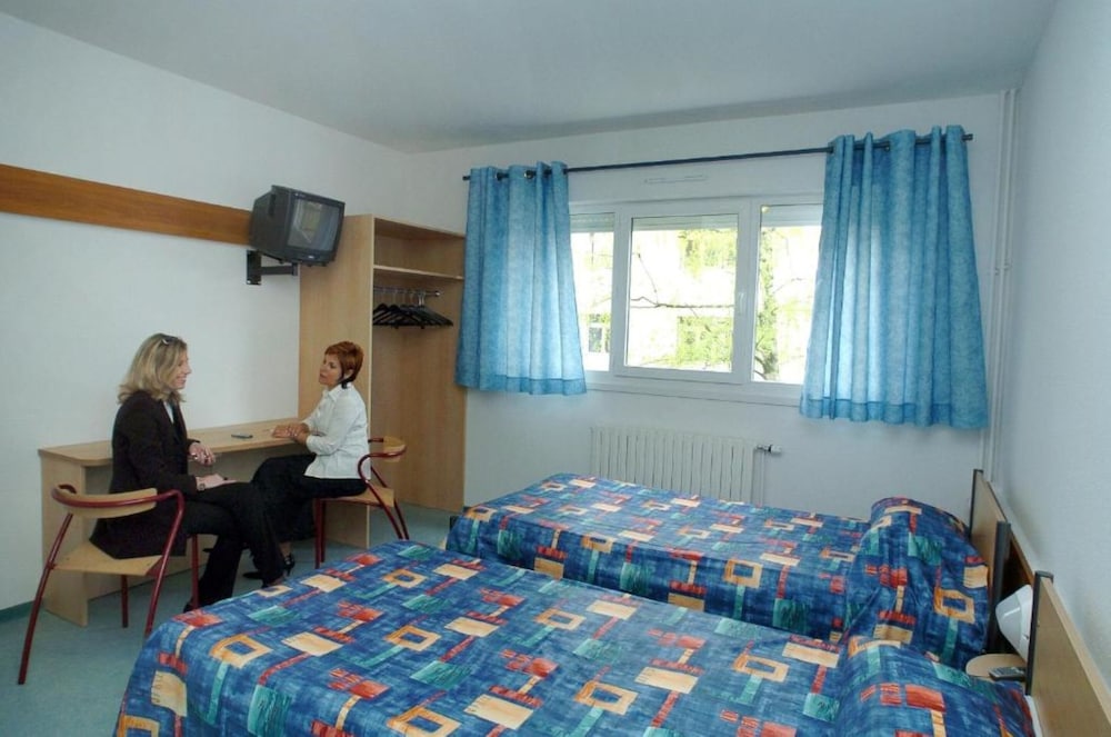 Standard Twin Room photo 2