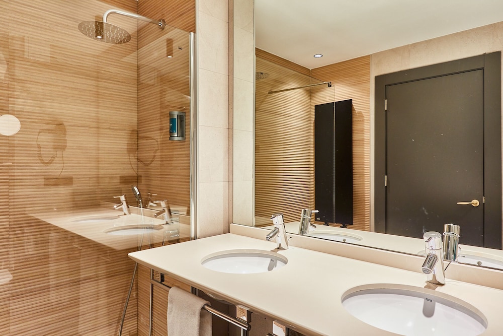 Standard Room (Deluxe) - Photo 7